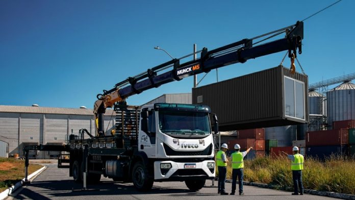 A Munck MS Locação e Serviços é especialista em aluguel e venda de containers adaptados (escritório, almoxarifado, vestiário) em Bataguassu, Três Lagoas e no Leste do MS. Descubra as soluções modulares mais econômicas e seguras, com entrega rápida via Munck. Ideal para construção civil, agronegócio e logística. Solicite seu orçamento agora!